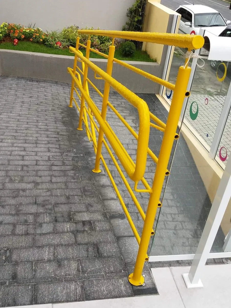 Corrimão escolar